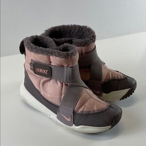 Nike Youth Winter Boots Pink Gray Faux Fur Lined Shoes Size 3Y